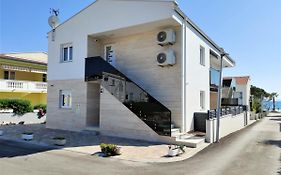 Apartmani Petra - Vir